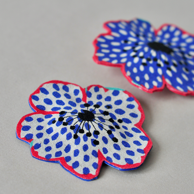 Broche Fleur DOTTY Blanc-Bleu