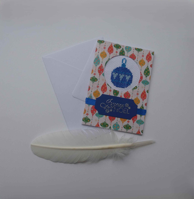 La boule de Noël brodée