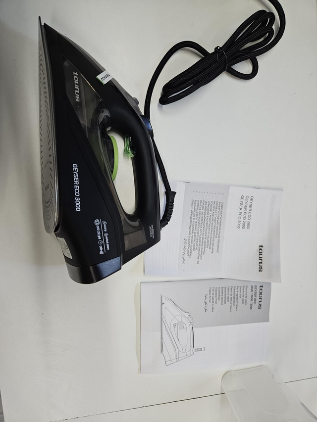 Taurus Geyser Eco 3000 Dampfbügeleisen 