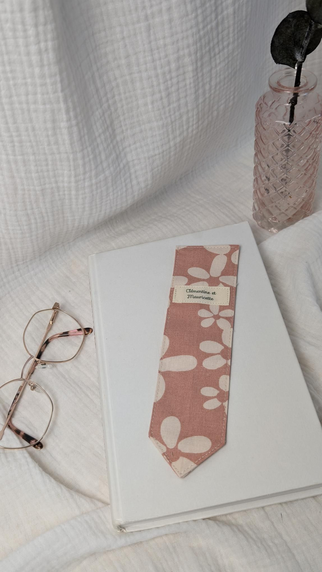 Marque-page tissu en pointe - "Vanille-Fraise"