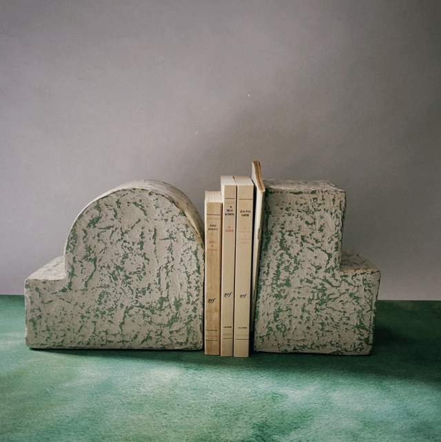 Serre-livre en papier mâché vert marbre beige