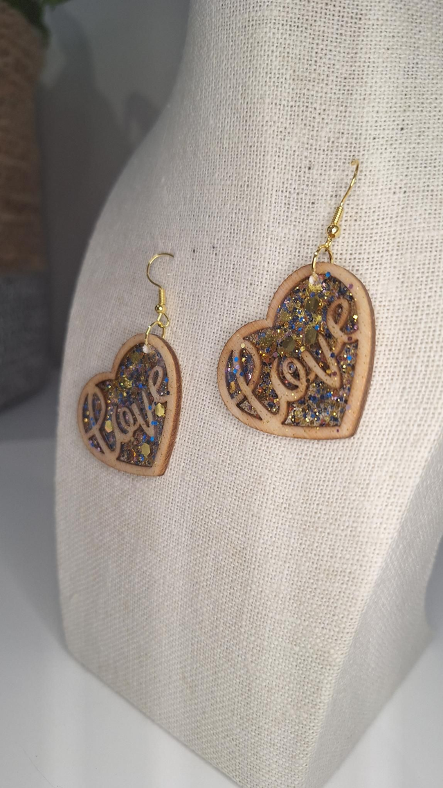 Boucles oreilles bois love paillettes bleu rose or