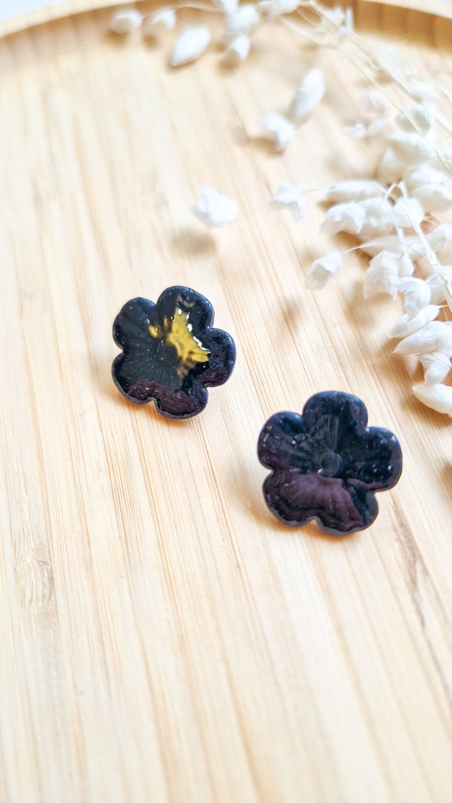 Flora - Boucles d'oreilles en pâte polymère et résine.