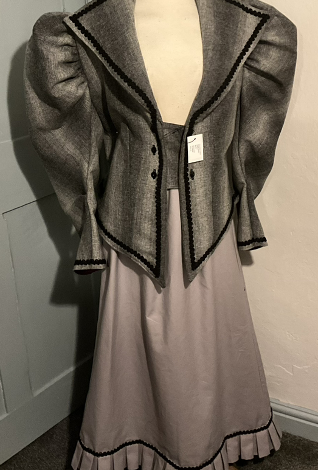 Victorian Ripple Jacket &amp;Skirt 020