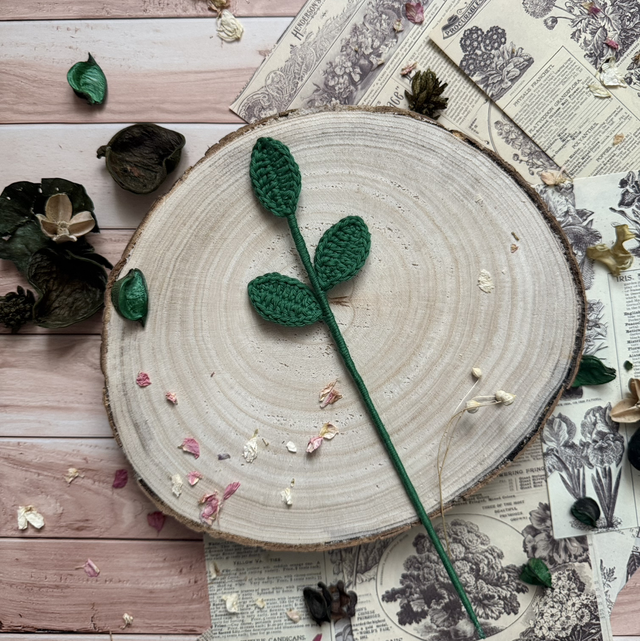 Branche de petites feuilles de rose (personnalisable pour créer votre bouquet)