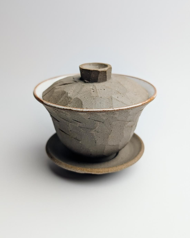Gaiwan ze spodkiem "spękana, szara ziemia"