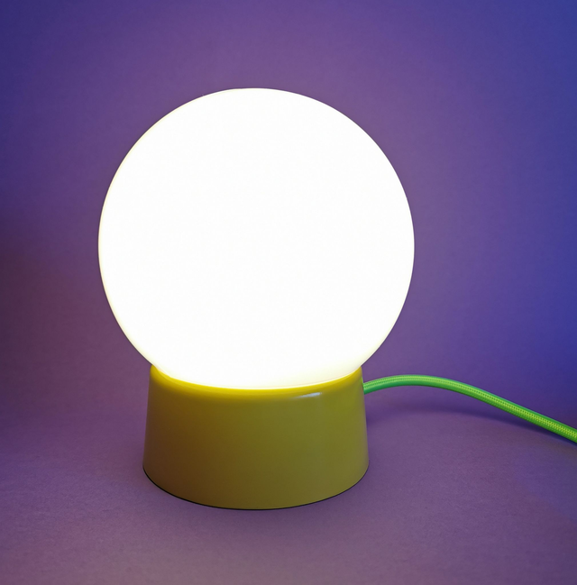 Lampe salon chevet bureau vintage opaline blanche "Jaune"