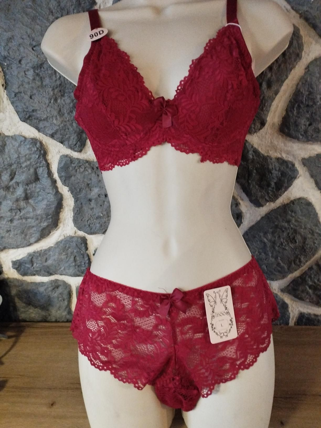Ensemble rouge grenat avec armatures 16176