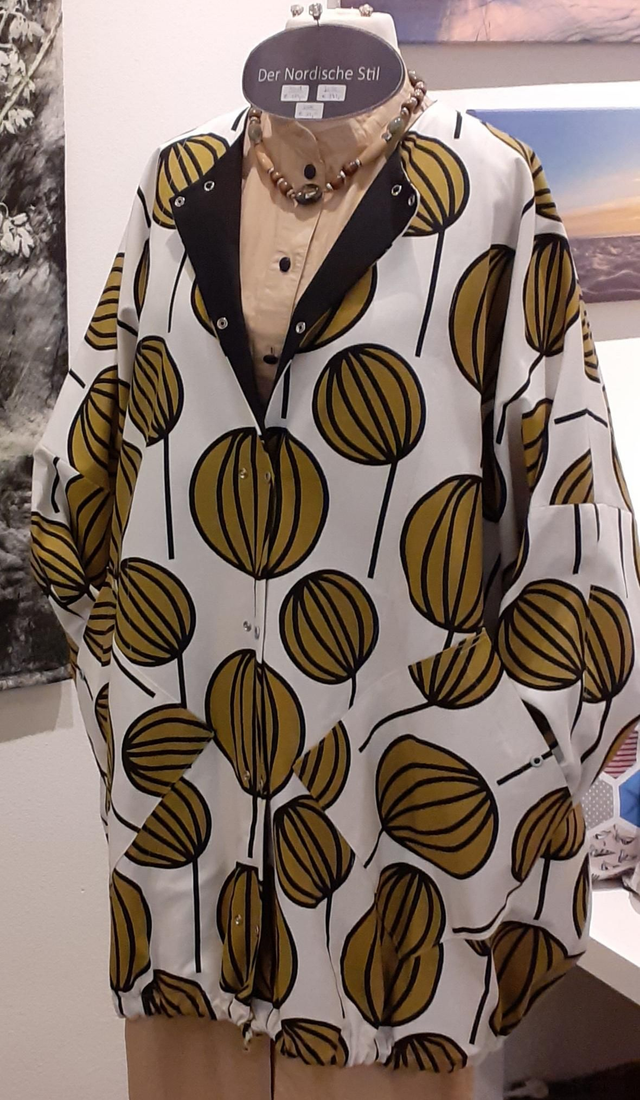 Großzügige Hüllenjacke Botanika