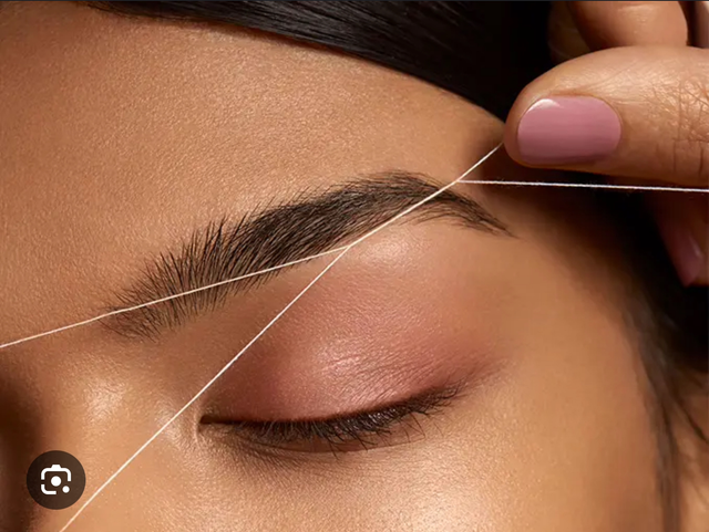 Épilation sourcils fil ou cire