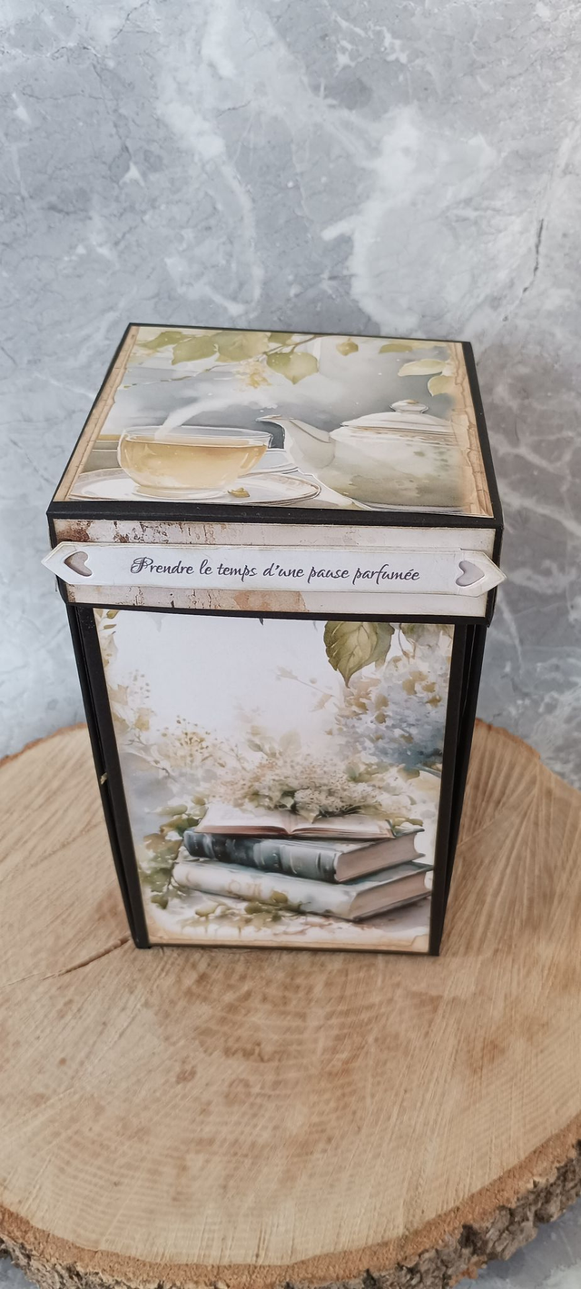 Calendrier de l'Avent fait main - Boîte à Explosion Thés & Infusions Les Deux Marmottes (24 Jours)