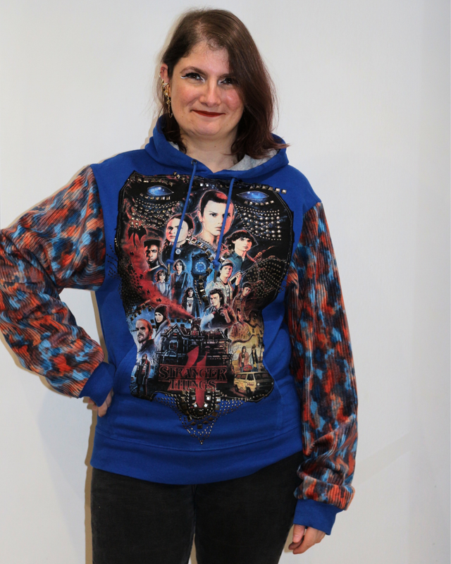 ⚡️ Sweat Upcyclé "Upside Down" – Stranger Things - Taille M ⚡️