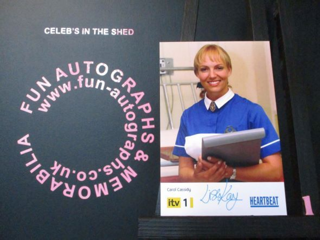 Lisa Kay (Carol Cassidy) Original Pre-Print Yellow &amp; Black Heartbeat 6x4 Cast Card (1)