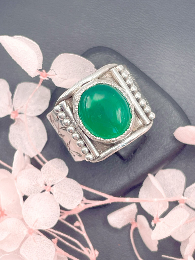 Bague Argent et Agate verte gravure fleurs