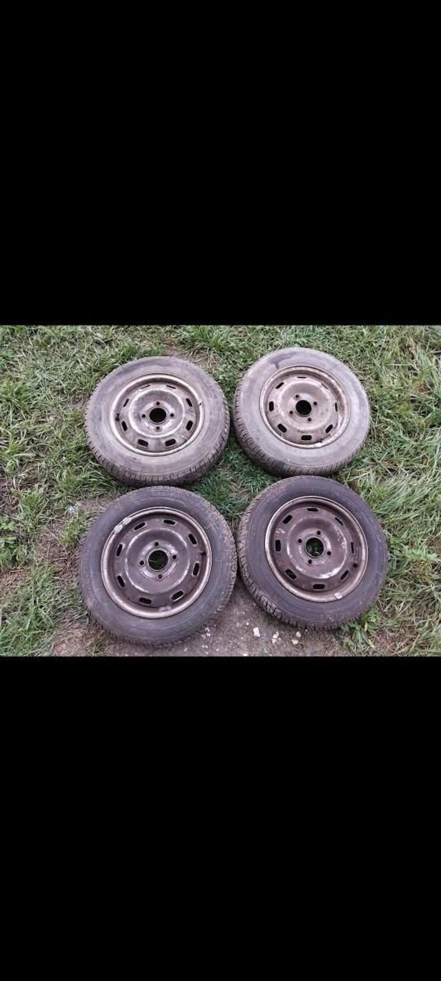 4 roues 145/80 R 13 75T ( Pas d'envoi )