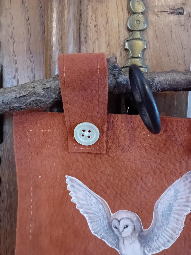 Mini blason orangé "Chouette en vol"