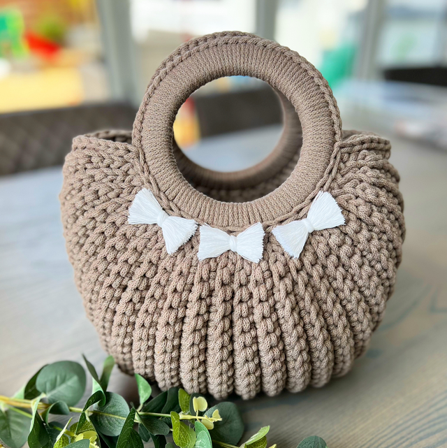 Cappuccino shell bag, medium 