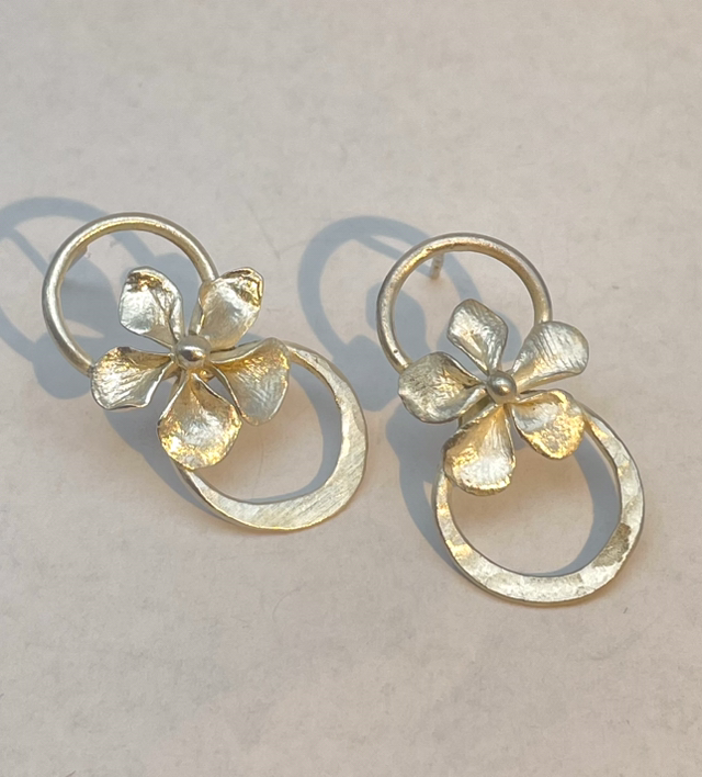 Calma Flower ~ Earrings 