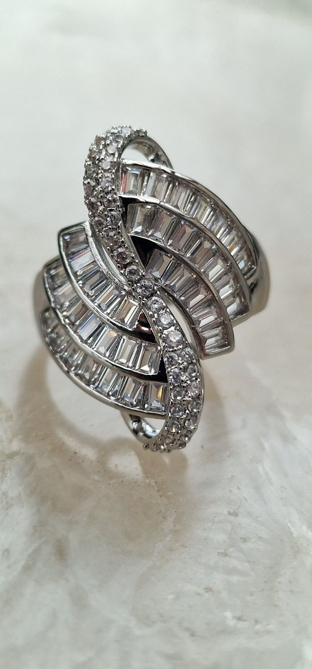 Bague Argentée Rhodium Plaqué Zirconiums