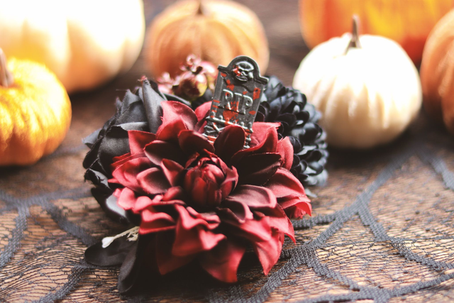 Hairflowers • L • Graveyard queen