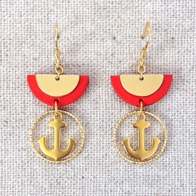 Boucles d’oreilles « Coda » dorées, cuir orange vif