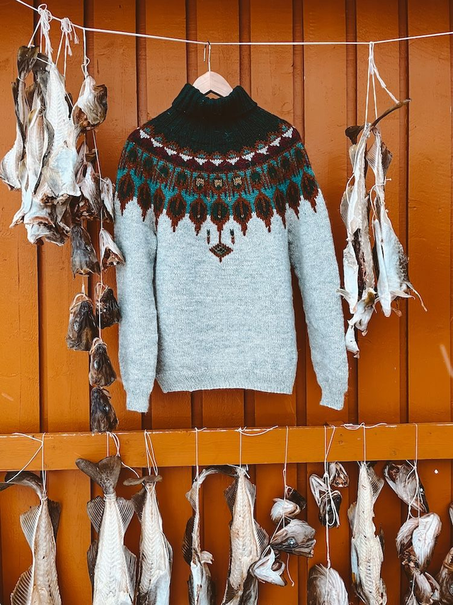 Little Peacock Sweater Kit - Col 06 ( Natural Grey Luna, Varde, Vidde) - Wool &amp; Pattern - Linka Neumann