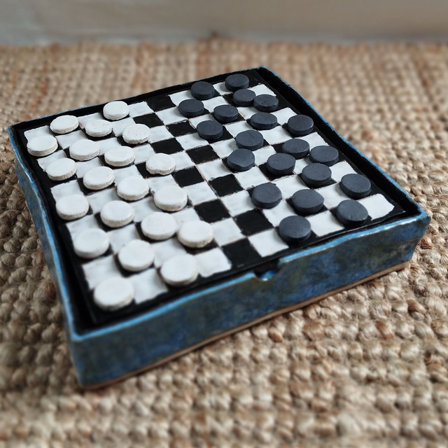 Jeu de dames en argile