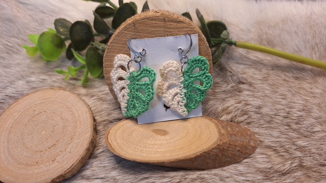 2004. Monstera oorbel