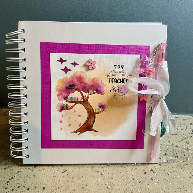 Personalised teacher’s scrapbook journal with free pen and pendant. Beautiful appreciation gift for teachers.