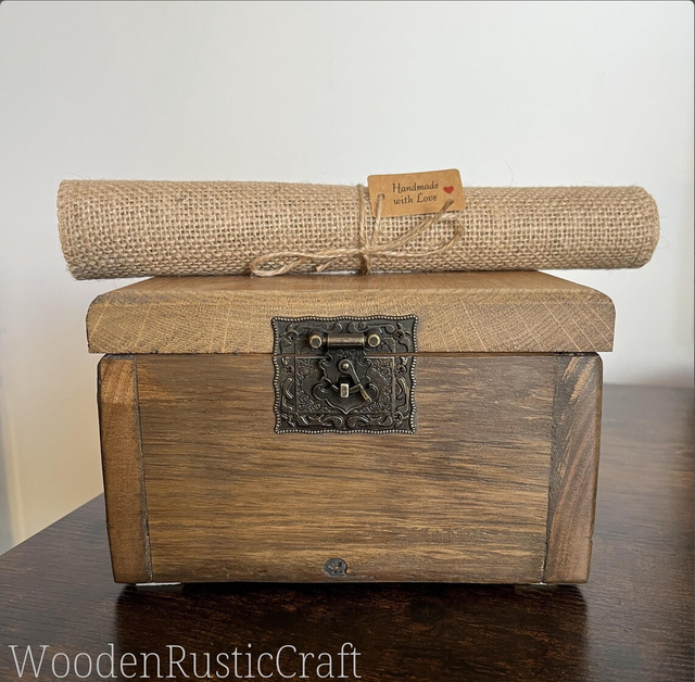 Rustic Red Oak Keepsake Chest with Jute Placemat