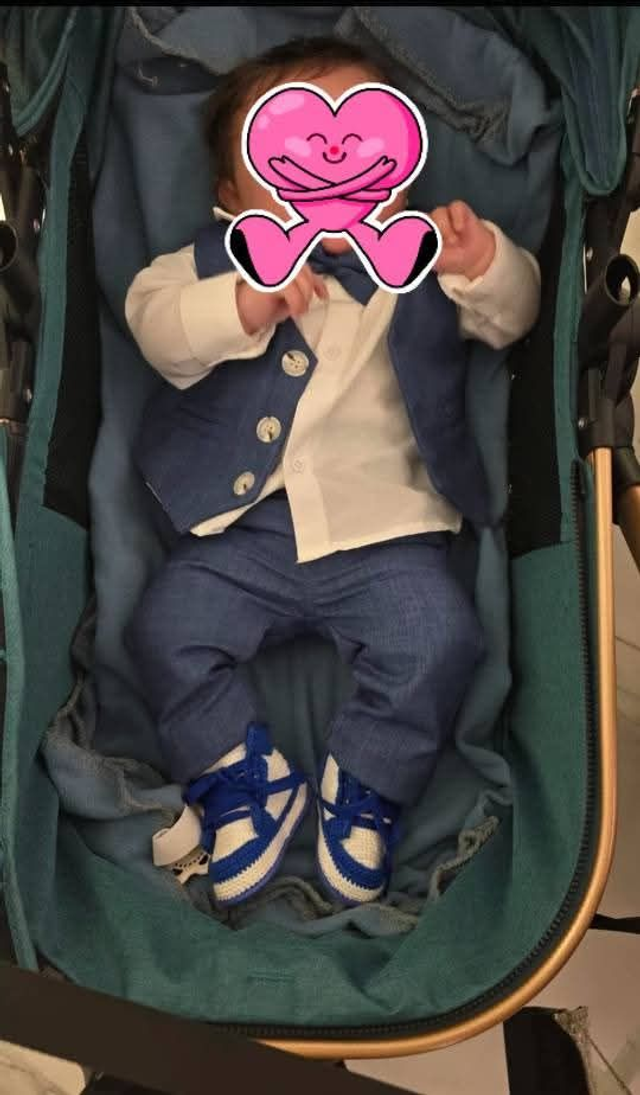 Set de naissance crocheté bleu roi et blanc