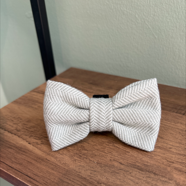 Sage tweed bow tie 