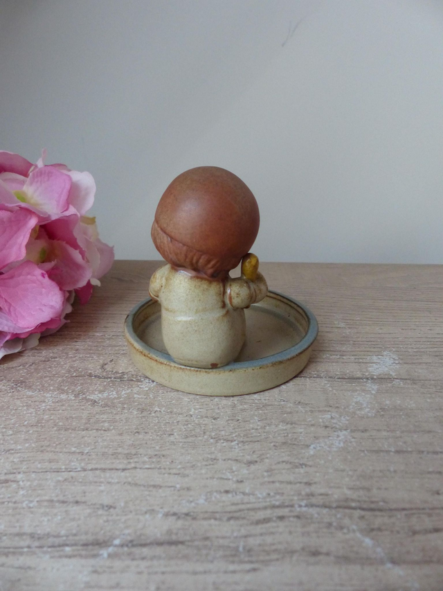 Figurine petit garçon joueur de Baseball avec une batte, Vide poche japonais avec personnage, petit plat en céramique fabriqué au Japon