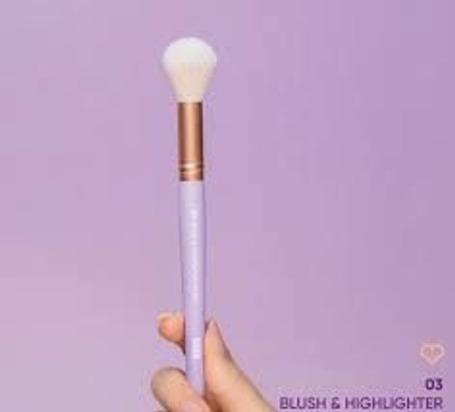 Nejha blush &amp; highlighter brush 03