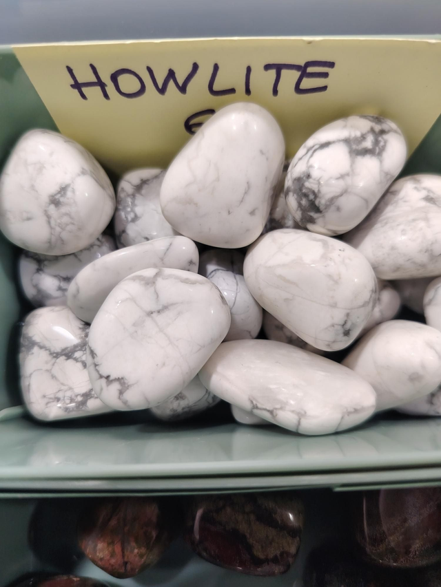 Howlite pierre roulée 