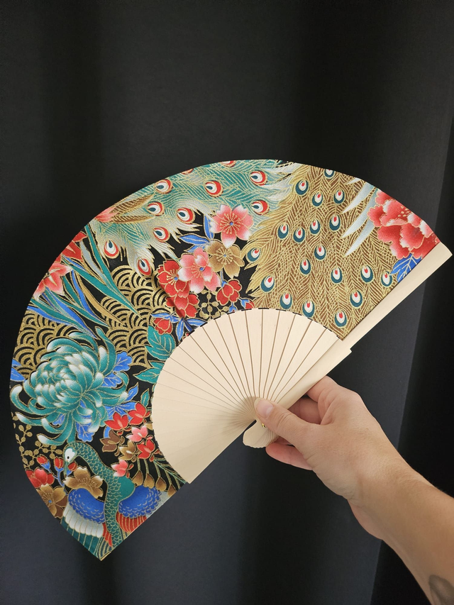 Eventail tissu fait main - jap noir or