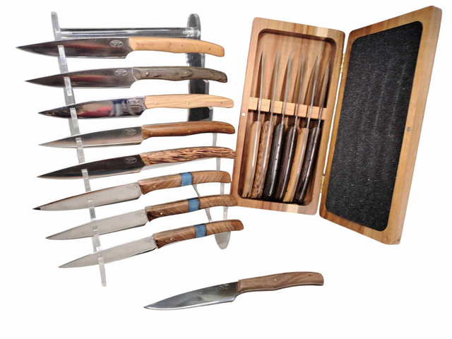 Coffret et ses 6 couteaux de table