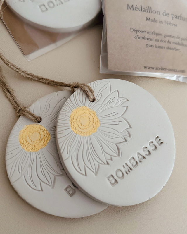 "Entre vilaines copines", un médaillon pour les copines !