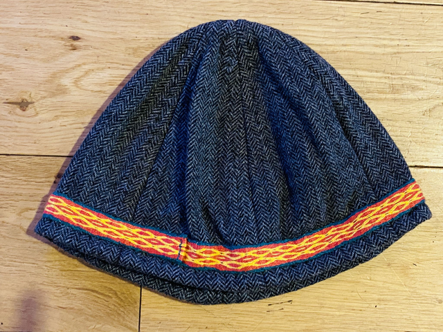 Tablet Braid Hat chevron grey  