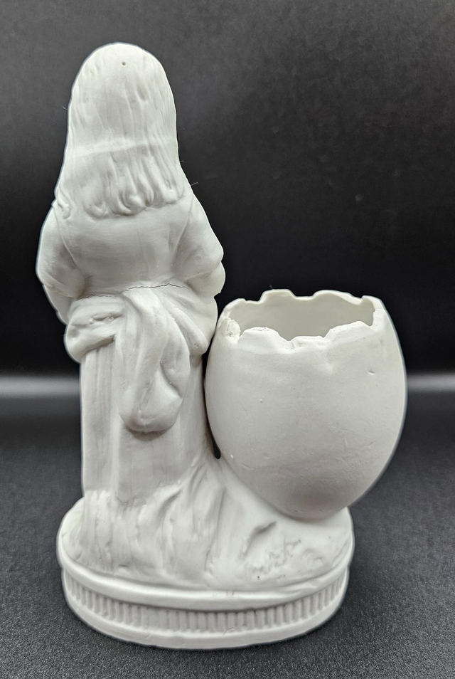 Adorable bouquetière en biscuit XIXÈME