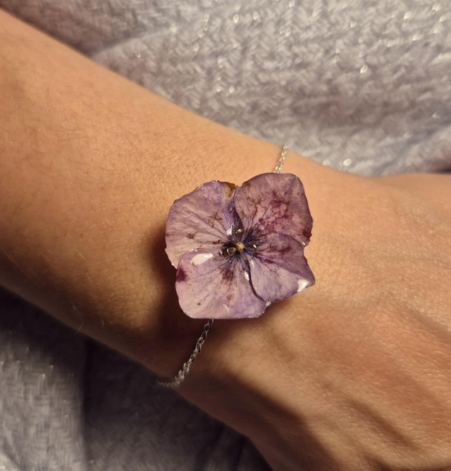 Bracelet Hortensias Argenté – Bijou floral fait main en résine – Réglable
