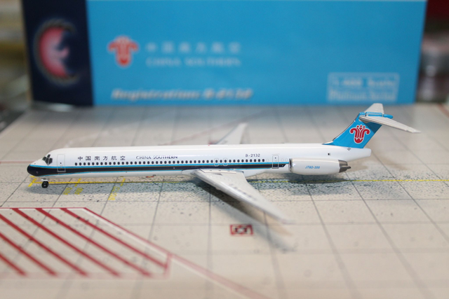 China Southern MD-82 (B-2132), 1:400 Phoenix