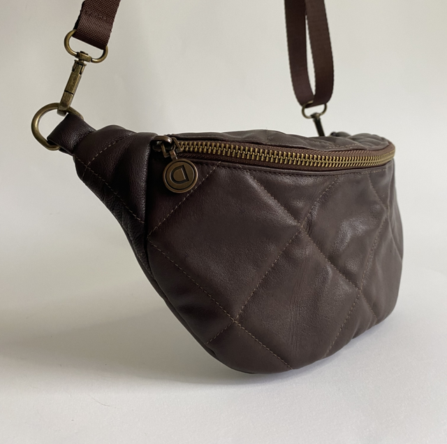 Sac banane en cuir matelassé marron