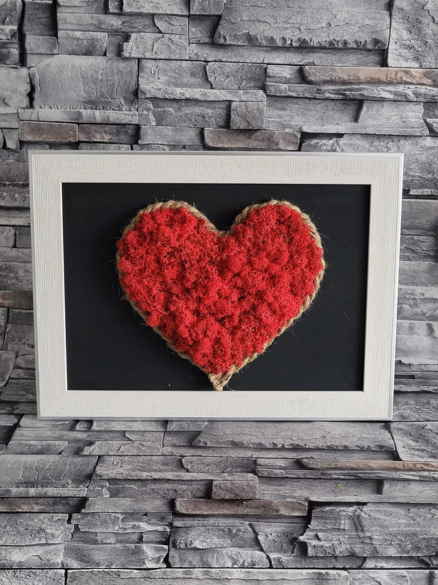 Moss Heart / Red Moss /