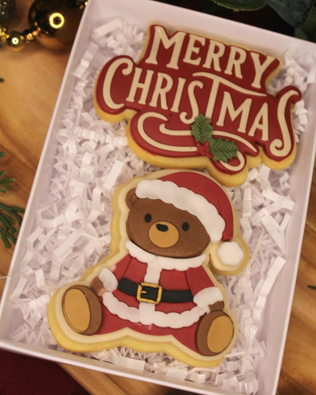 Christmas Bear Duo Luxury Biscuits Gift