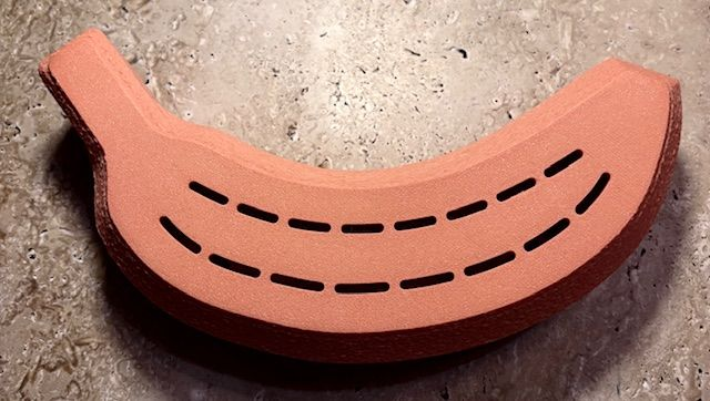 La Protégée — étui banane