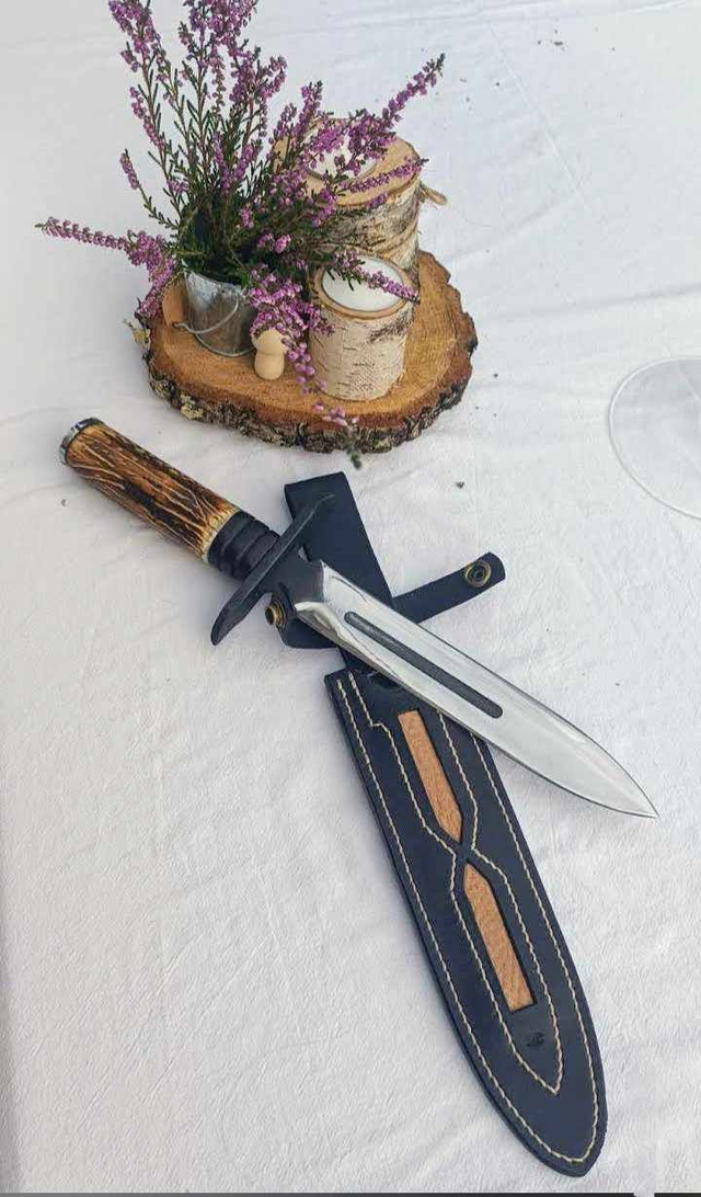 Dague et son étui - sur commande