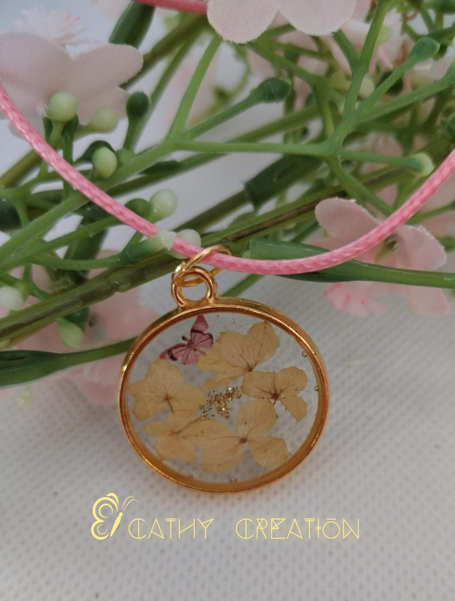 Collier en fleurs naturelles 