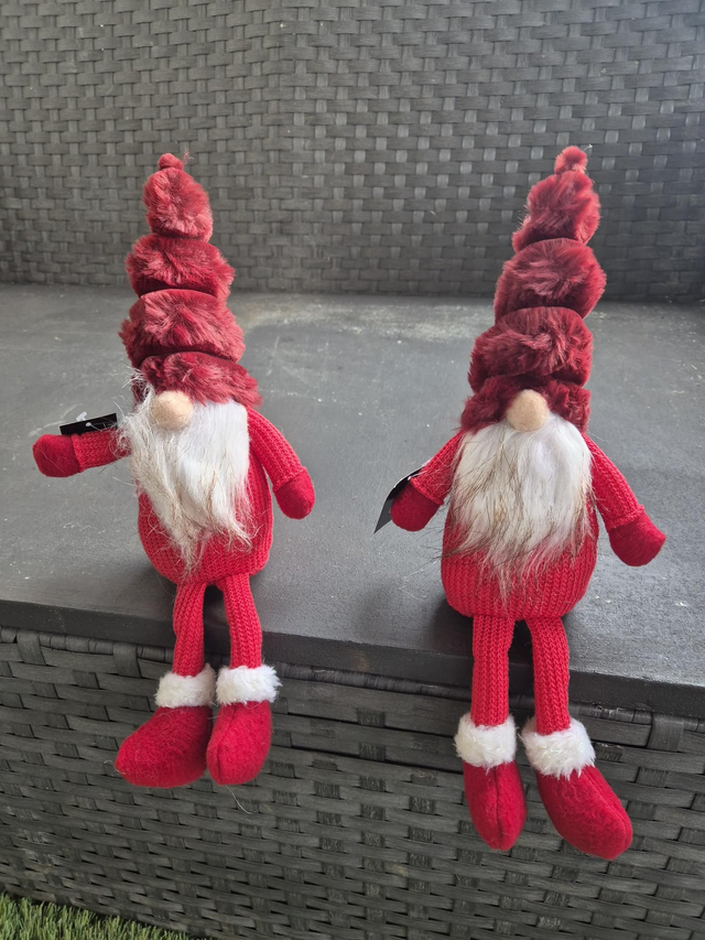 Gnome jambes suspendues rouge 10x7x30cm