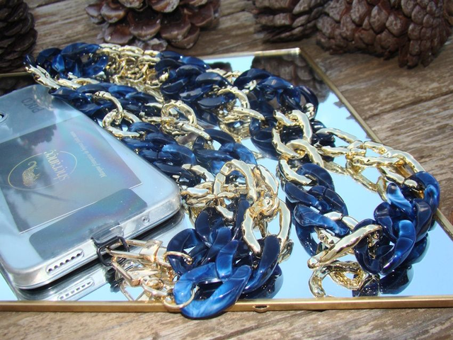 Bijou de téléphone gros maillons en  acrylique Sapno ka Jadoo